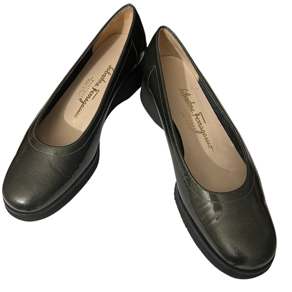 Salvatore Ferragamo Wedges Olive Green Patent Leather Flats Never Worn Size 7